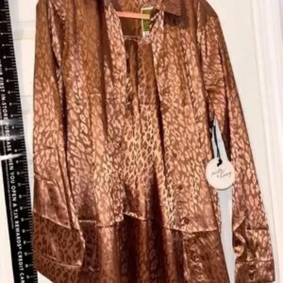 NWT, unworn Milk & Honey Peach Satin Blouse for ladies LACE SHINY FINISH MEDIUM - Picture 5 of 11